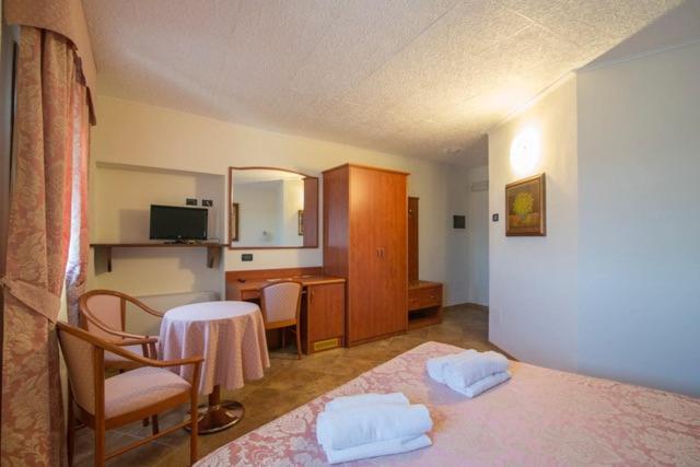 Albergo Giardino Sannazzaro de' Burgondi Luaran gambar