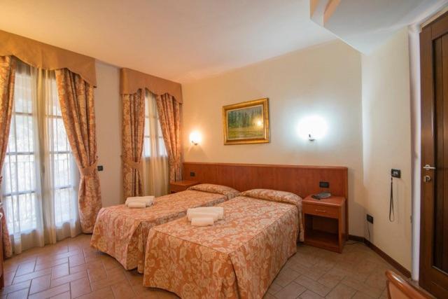 Albergo Giardino Sannazzaro de' Burgondi Luaran gambar