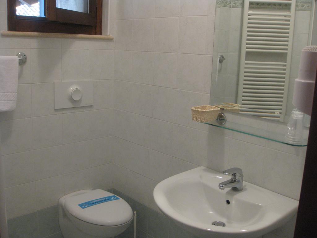 Albergo Giardino Sannazzaro de' Burgondi Bilik gambar